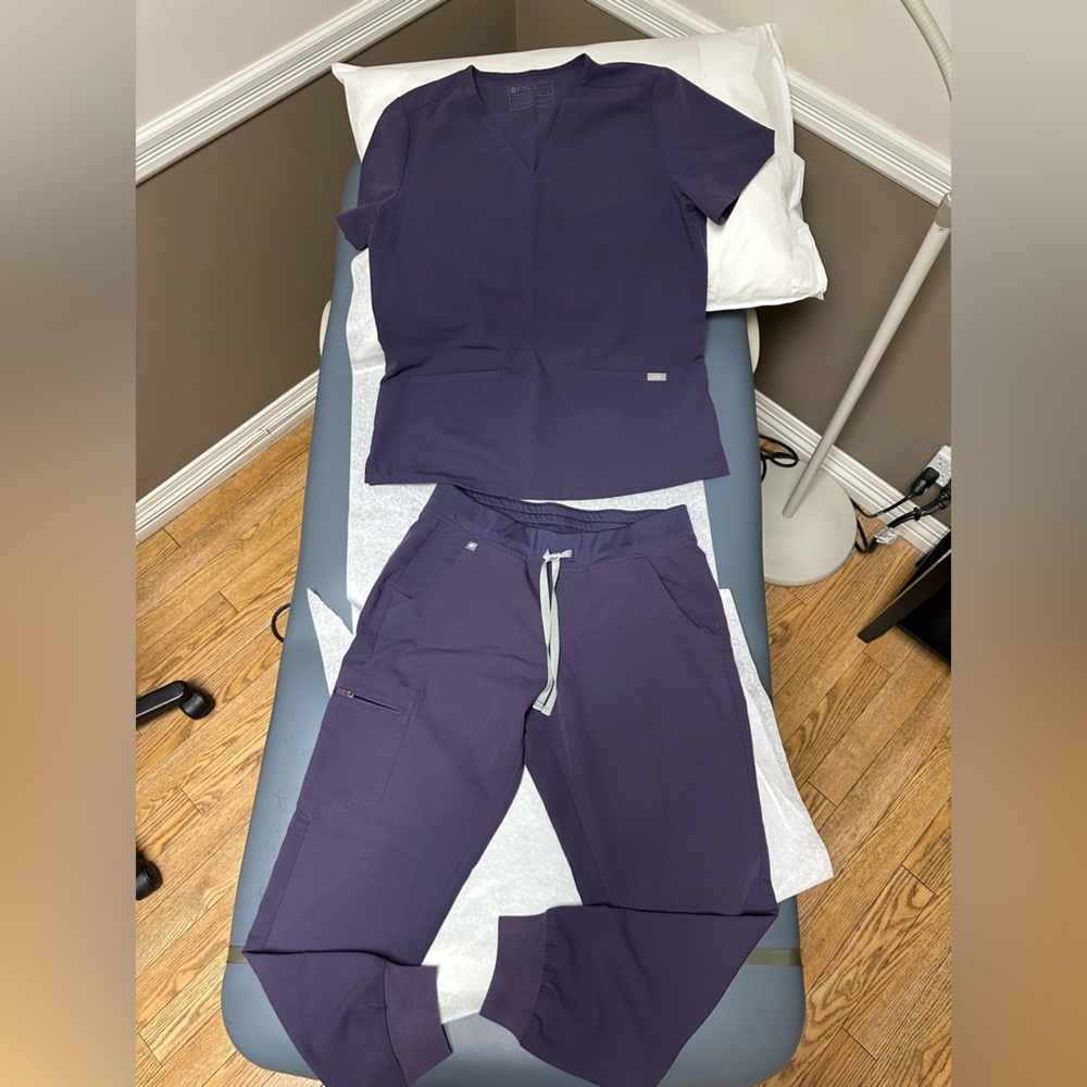 Women’s Figs Purple Shadow Scrubs. Zamora pants med petite and med Casma top